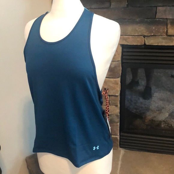 Women’s Under Armour athletic tank top, Loose fit! - Picture 2 of 8